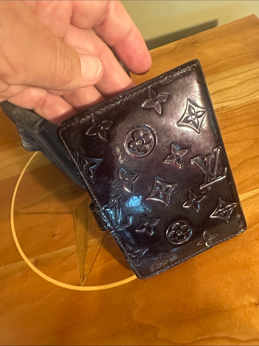 Authentic Louis Vuitton Vernis Small Ring Agenda Cover. - Picture 7 of 8